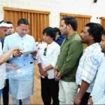 सीएम धामी ने मुख्यमंत्री कैंप कार्यालय स्थित मुख्य सेवक सदन में  प्रदेशभर से आए नागरिकों की समस्याएं सुनीं
